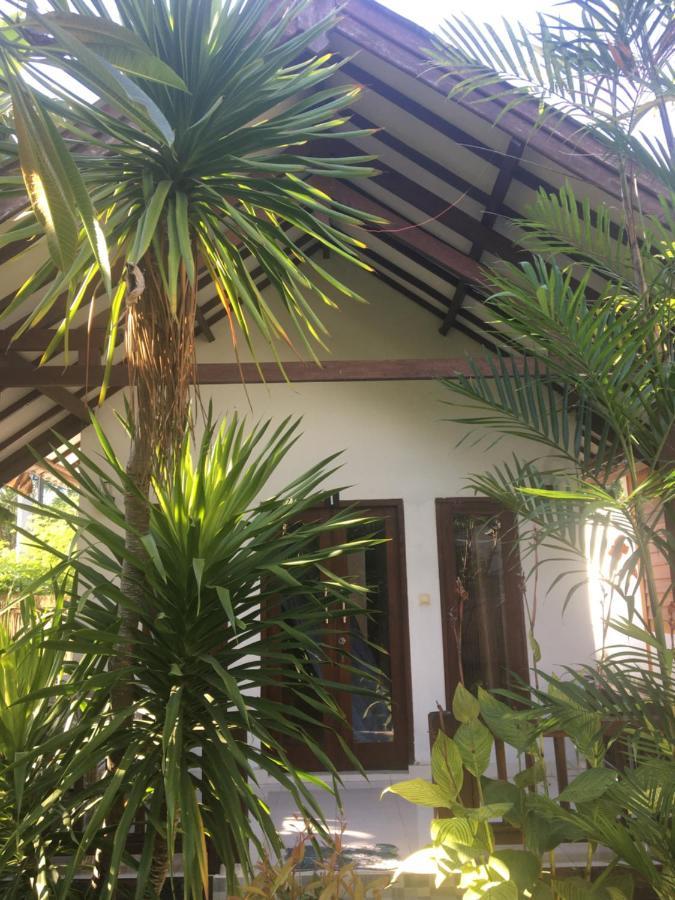 Puring Bungalows Gili Air Exterior photo